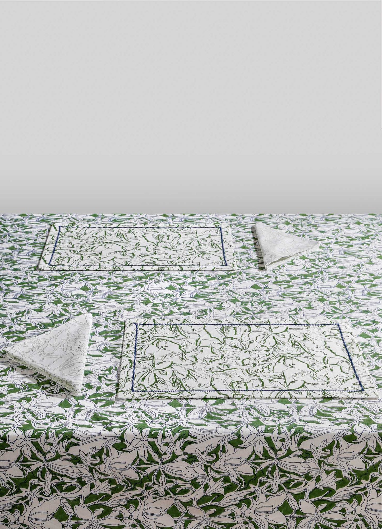 Spring Bouquet Green Table Cloth