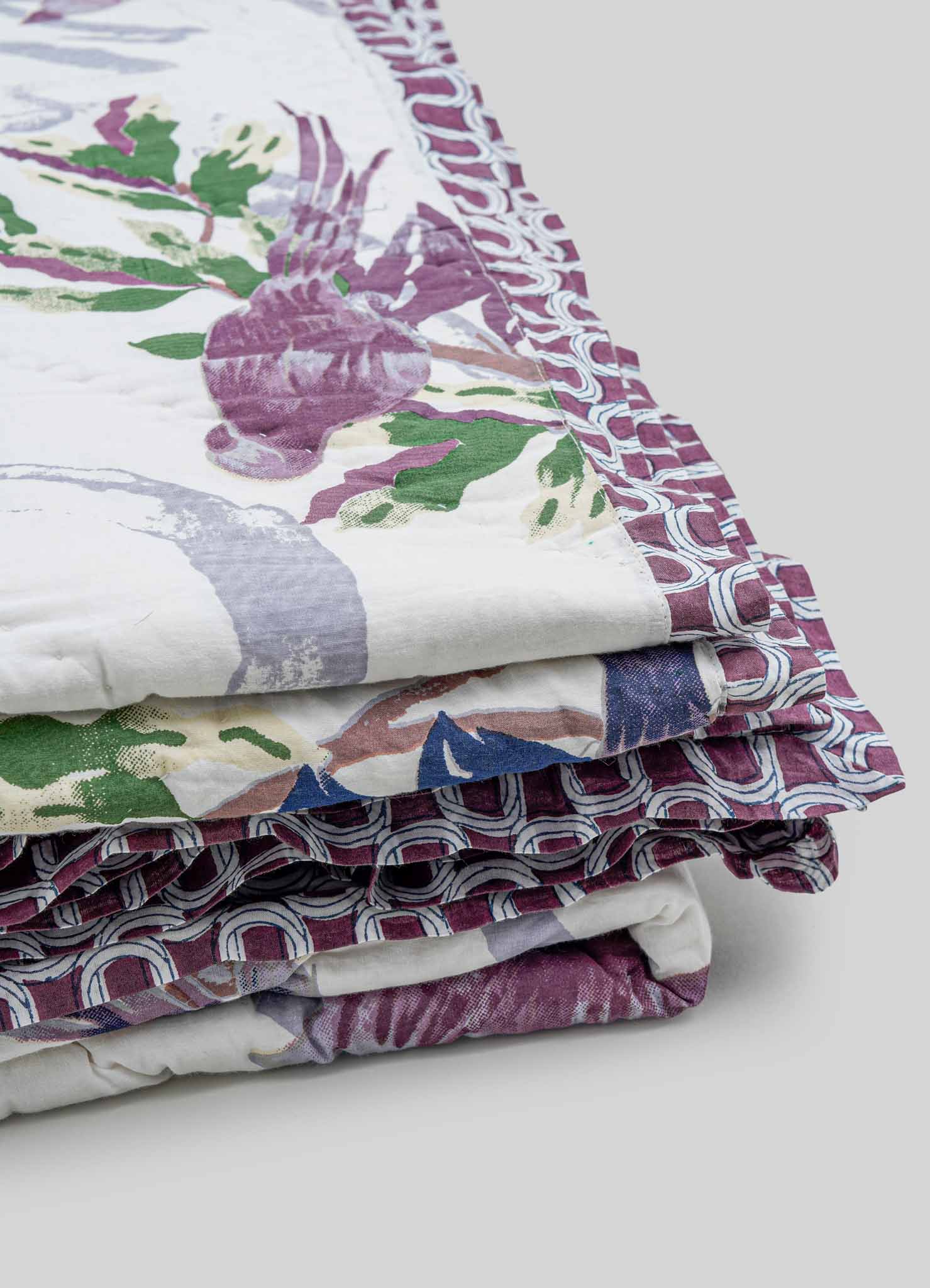 Tree Full Of Parrots Plum Single Quilt