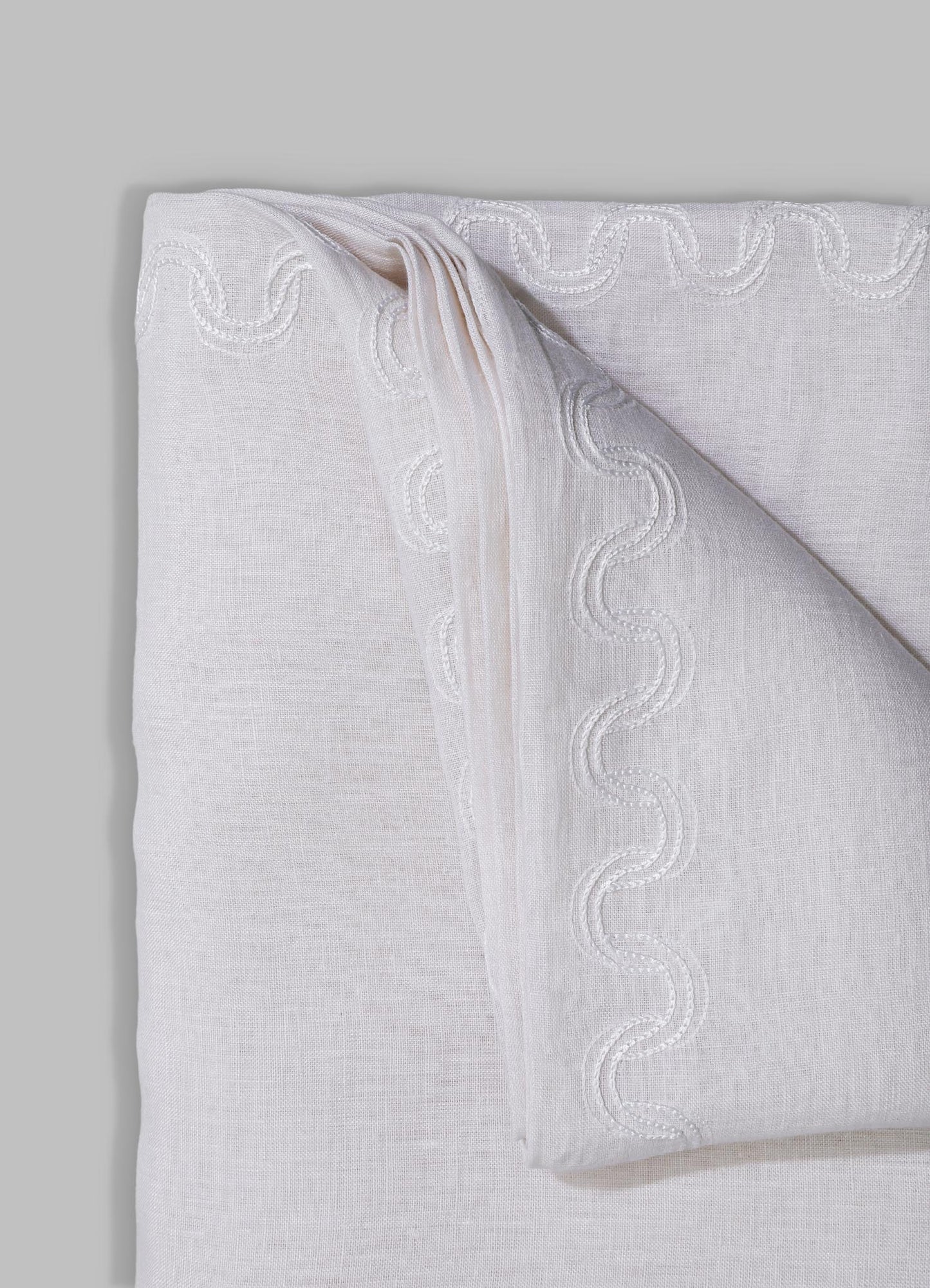 luxury white table cloth covers