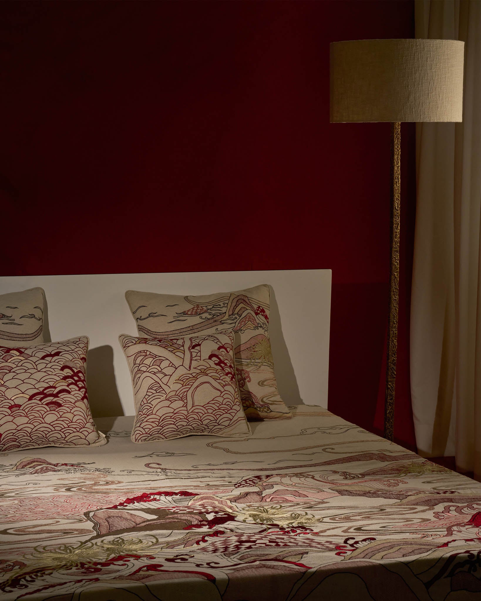 Dreamscape Red Bedding